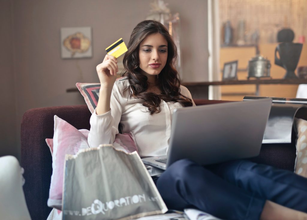 How to Avoid Overpaying While Shopping Online